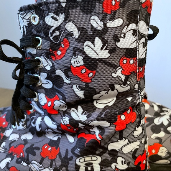 EUC worn 1x Disney Mickey combat boots women’s sz 9 runs small - Picture 5 of 9
